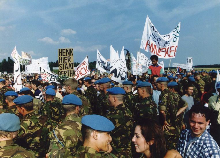 Bedrag voor Dutchbat lll-veteranen: terechte erkenning of misplaatste bonus? - Volkskrant