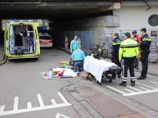 Wielrenners knallen op elkaar op Jan Thijssenweg 