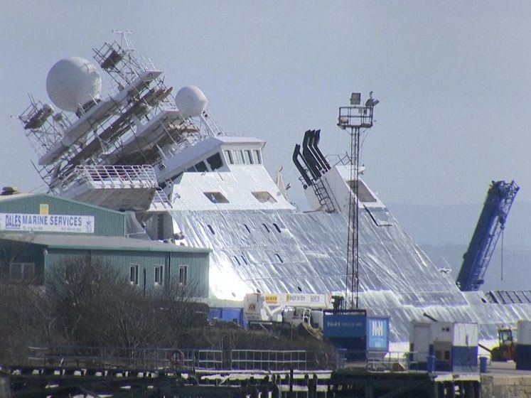 Zeker 25 gewonden nadat schip in Schotland kantelt door storm