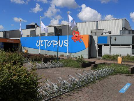 Goed nieuws voor liefhebbers van de meerbaden-kaart van zwembad de Octopus: hij blijft bestaan