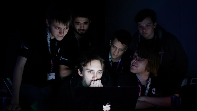 Hackers op een conferentie in Las Vegas. Beeld Jeroen de Bakker