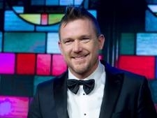 Johnny de Mol vraagt OM hem te vervolgen voor vermeende mishandeling