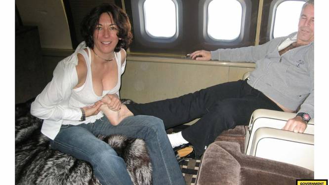 “Ze joeg op kwetsbare kinderen”: jury start beraadslaging over schuld van Ghislaine Maxwell