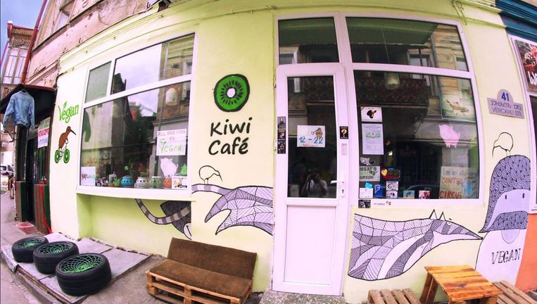 Hipsterhaat in Georgië: veganistisch café bekogeld met ...