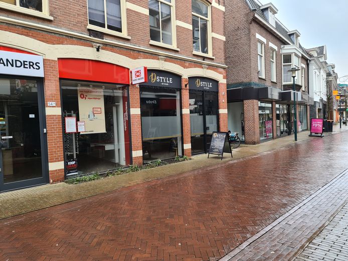 In het centrum van Barneveld zitten meerdere winkels zonder stroom.