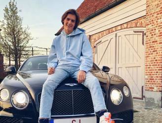Nog te jong voor rijbewijs, maar nu al eigenaar van peperdure wagen: zoon Ilse De Meulemeester beleeft topverjaardag
