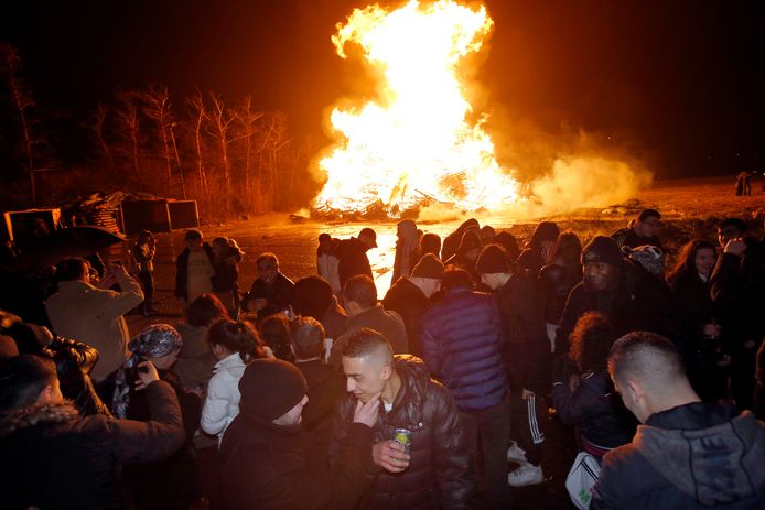 De politie voorkwam afgelopen weekend dat de groepen achter de traditionele vreugdevuren samen konden komen.