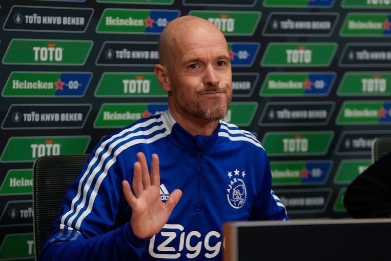 Ajax-coach Erik ten Hag ging vrijdag niet in op alle vragen over zijn toekomst die zeer waarschijnlijk bij Manchester United ligt.  Beeld AP