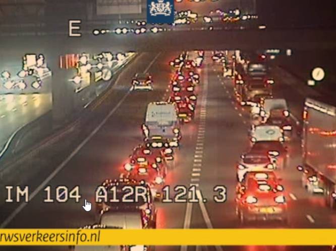 Lange files in ochtendspits na ongevallen op A73 bij Cuijk en A12 en A50 bij Arnhem