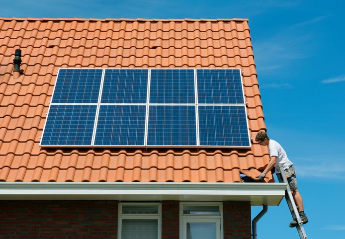 Zonnepanelen Installatie Door Experts In Rotterdam