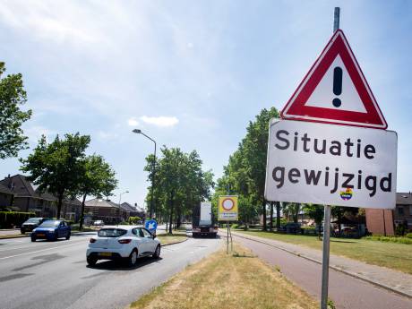 Verwarring op deze weg in Apeldoorn door gewijzigde situatie: ‘Lijkt mij duidelijk, toch?’
