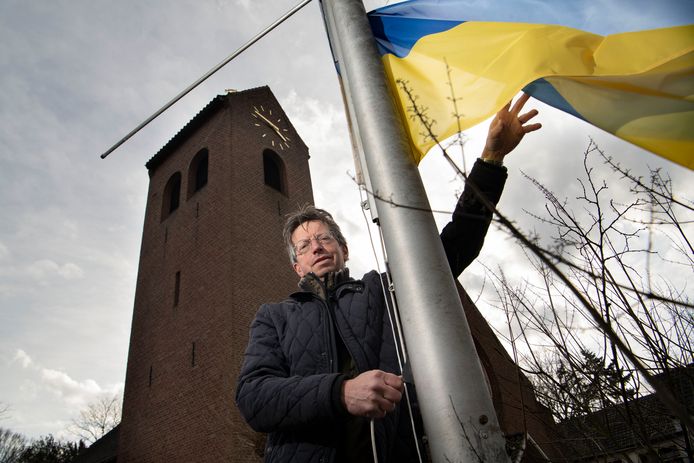 Edwin van der Strate is voorzitter van Colmschate Ukraine Contact (CUC). Het CUC reist normaalgesproken jaarlijks naar Oekraïne om te helpen in een school en kindertehuis.