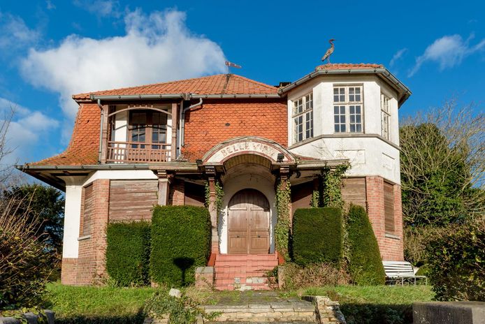 De oude villa langs het Jaagpad. Willy Debandt vraagt hiervoor een bouwstop aan.