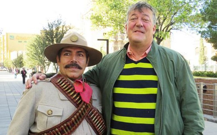 Stephen Fry in Mexico. Beeld rv