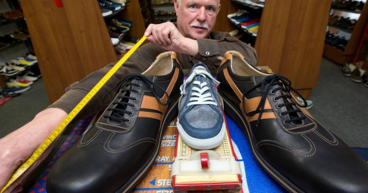 Schoenen in maat 66 voor 17 jarige Venezolaan Buitenland AD