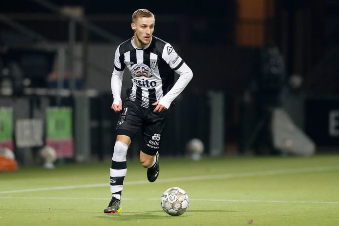 Silvester van der Water in zijn tijd als speler van Heracles Almelo.