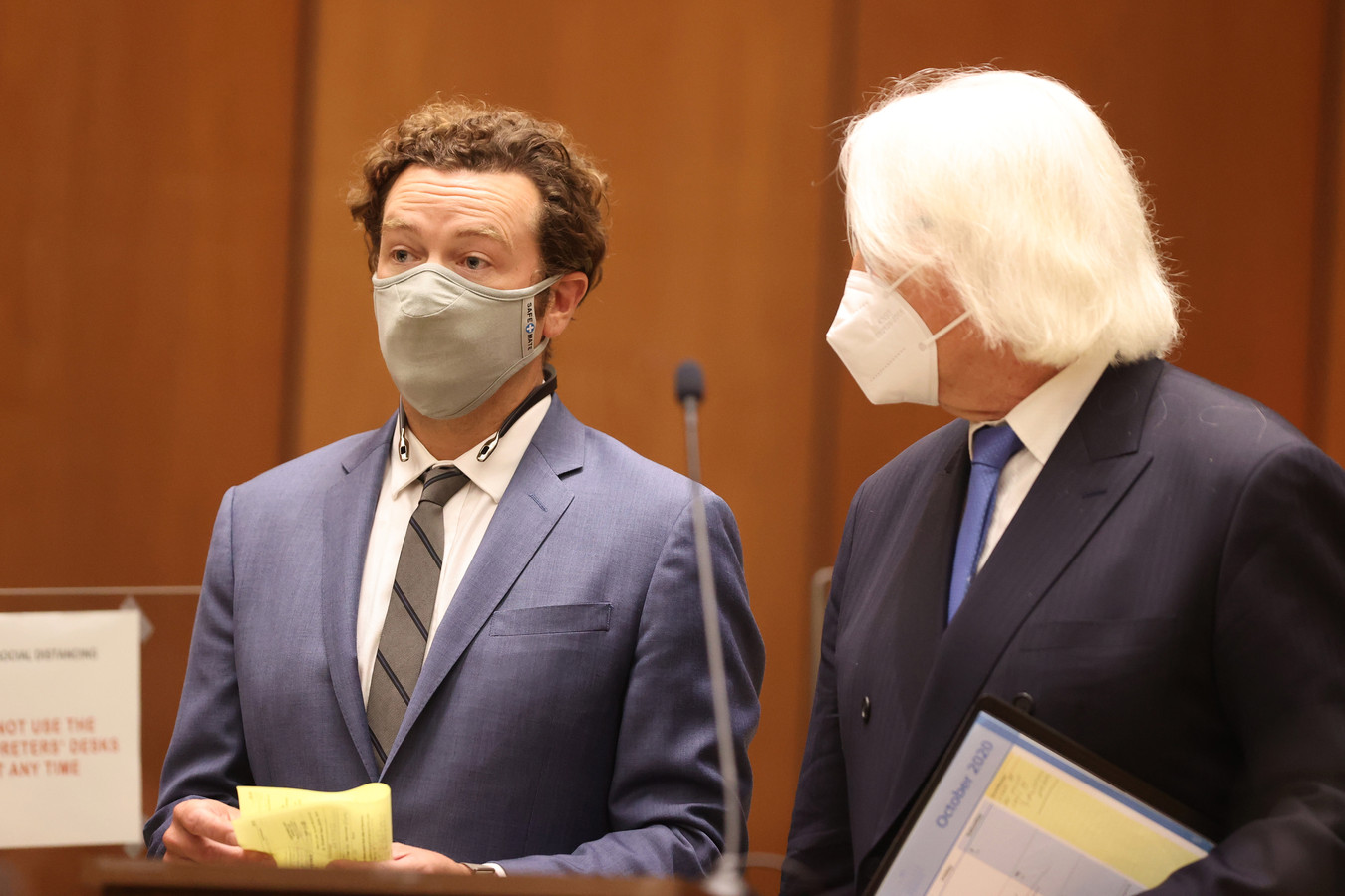 Masterson (links) in de rechtszaal.