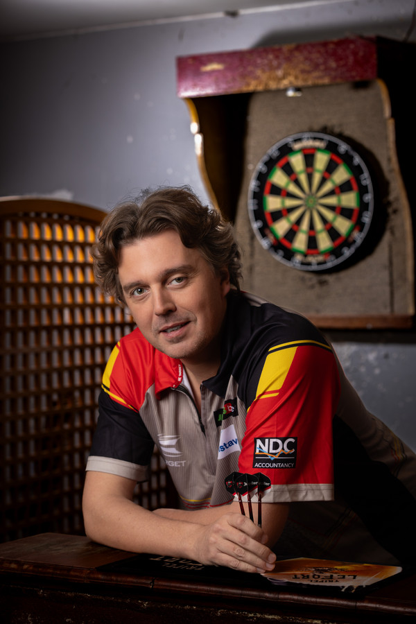 Alex Vizorek va vous faire aimer les fléchettes (nous, il nous a