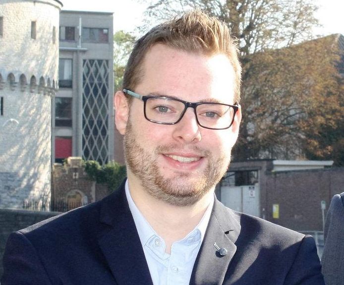 Steve Vanneste is gewezen raadslid in Kortrijk en baatte vroeger ook een café uit in Ieper.
