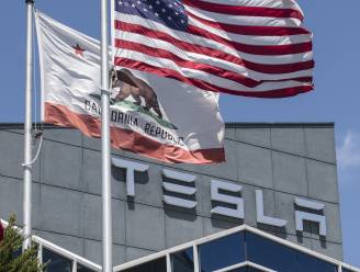 Elon Musk negeert verbod en hervat Tesla-productie in Californische fabriek: “Als jullie iemand moeten arresteren, laat het dan mij zijn”