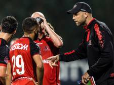 Voor even heeft de assistent van Helmond Sport geen contact met de staf van Almere City  