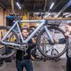 Geliefd en gehaat: hoe VanMoof bijna ten onder gaat aan zijn eigen succes