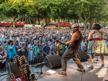 Het Noordplein verandert in een countryspektakel tijdens Bluegrass Festival Rotterdam 2024