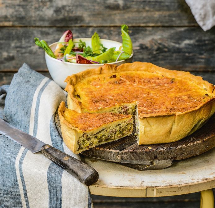 Jeroen Meus Maakt Quiche Met Prei En Oesterzwammen Ham En Kaas Nina Kookt Hln Be