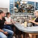 Discobietjes met burrata bij Bar aan de Kade in Oost