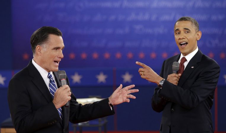Barack Obama (R) en Mitt Romney tijdens het verkiezingsdebat. Beeld ap