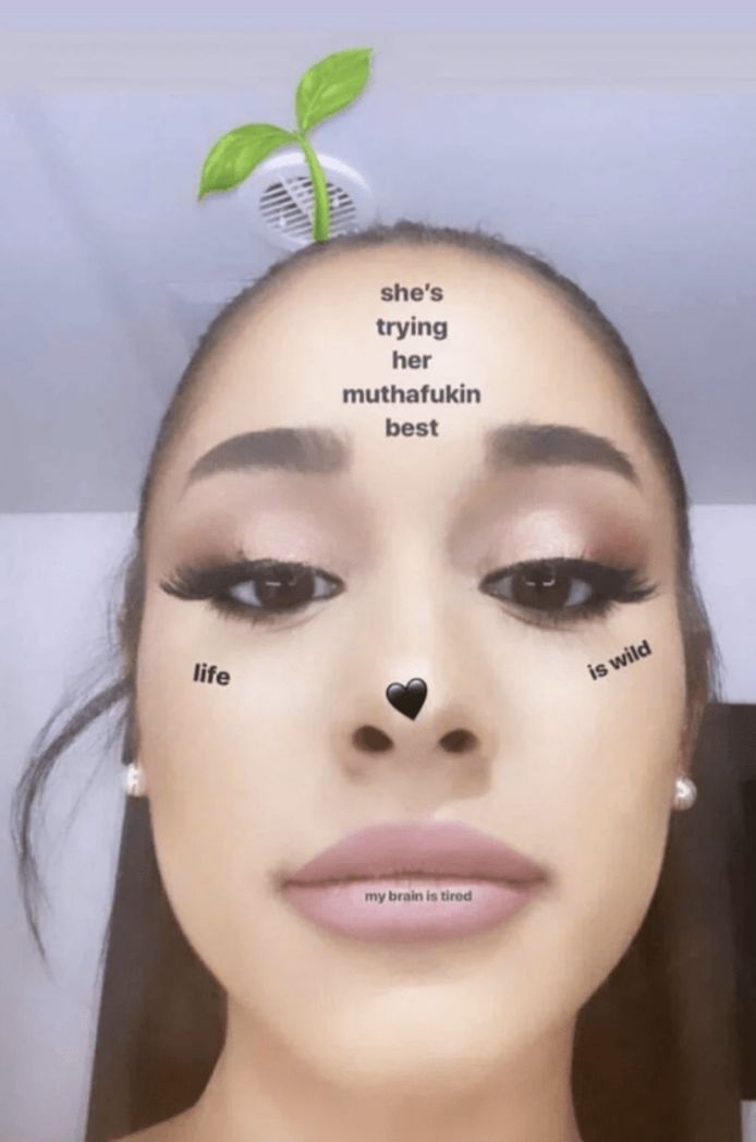 Ariana meldde dat haar brein zijn 'fucking best' doet.