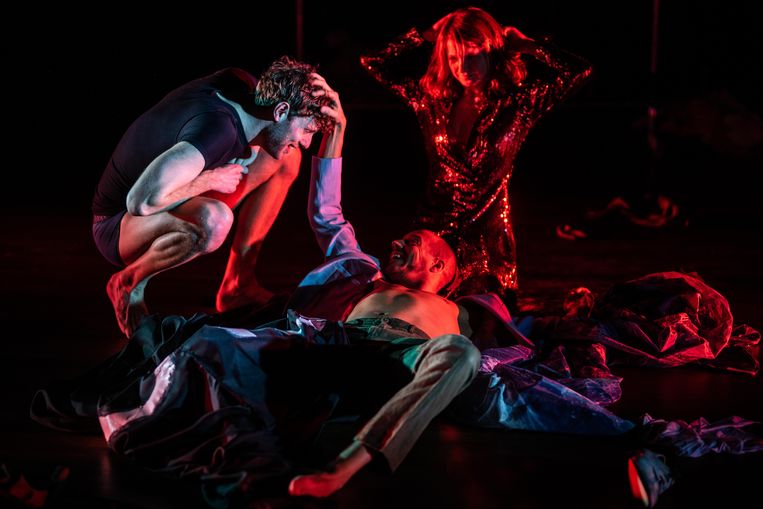 Matthijs IJgosse, Justus van Dillen en Jessie Wilms in Bedrog Beeld Bart Grietens