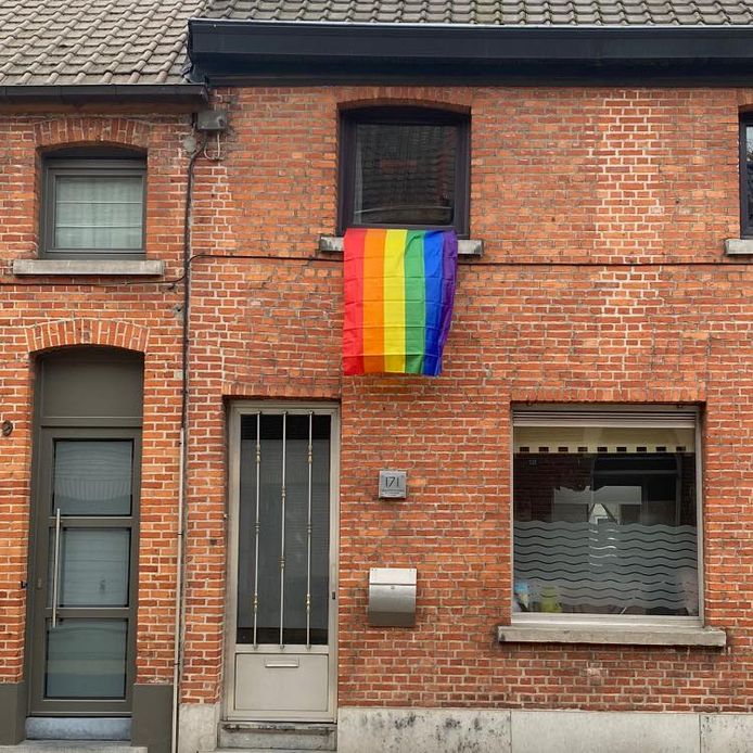 Regenboogvlag in Beveren.