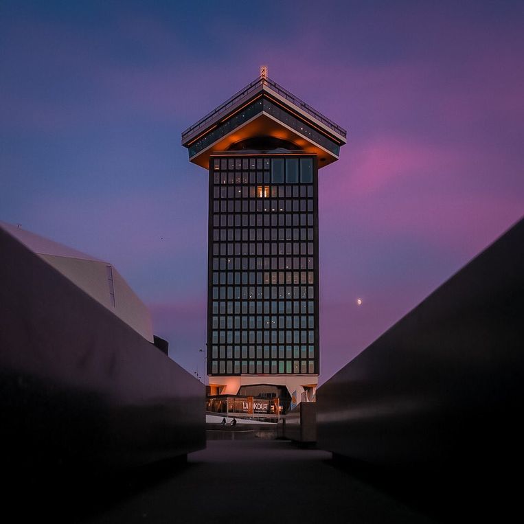 ADAM Toren kleurt oranje vanwege Internationale Dag tegen geweld tegen vrouwen