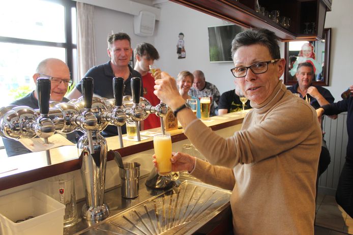 Conny Buysse van café Jockey in Kaprijke.