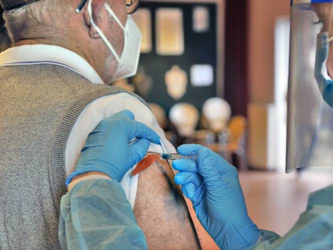 De vraag van 11 miljoen Belgen: wie eerst? “Het zou niet goed zijn dat we álle 65-plussers moeten inenten”