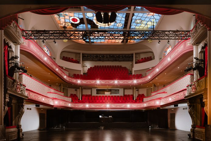 De eerste voorstelling in de Schouwburg is gepland op 9 januari.