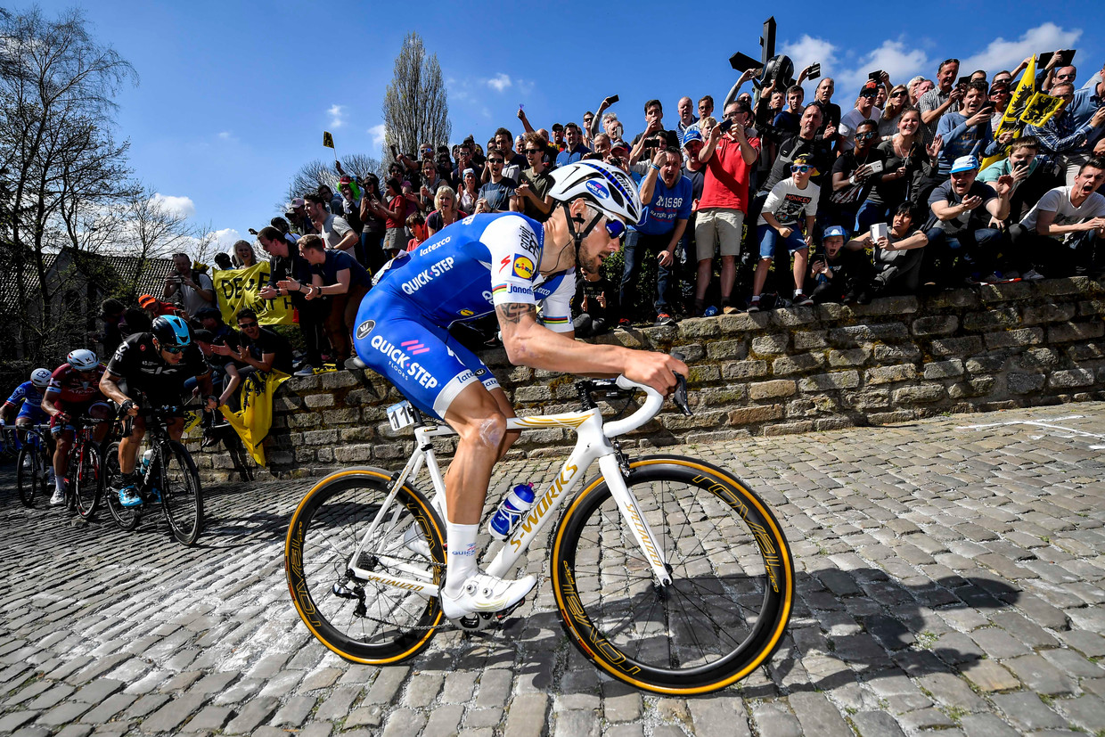 Tom Boonen tijdens zijn laatste optreden in de Ronde van Vlaanderen, vorig jaar. Beeld BELGA