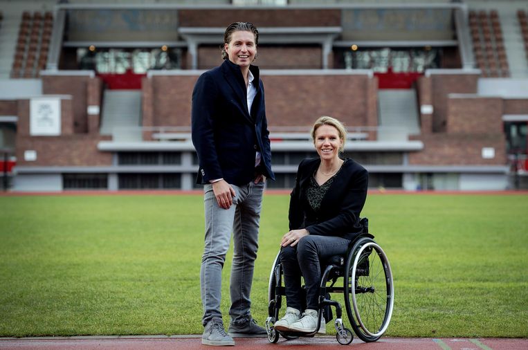 Chefs de mission Pieter van den Hoogenband en Esther Vergeer in het Olympisch Stadion in Amsterdam. Beeld ANP
