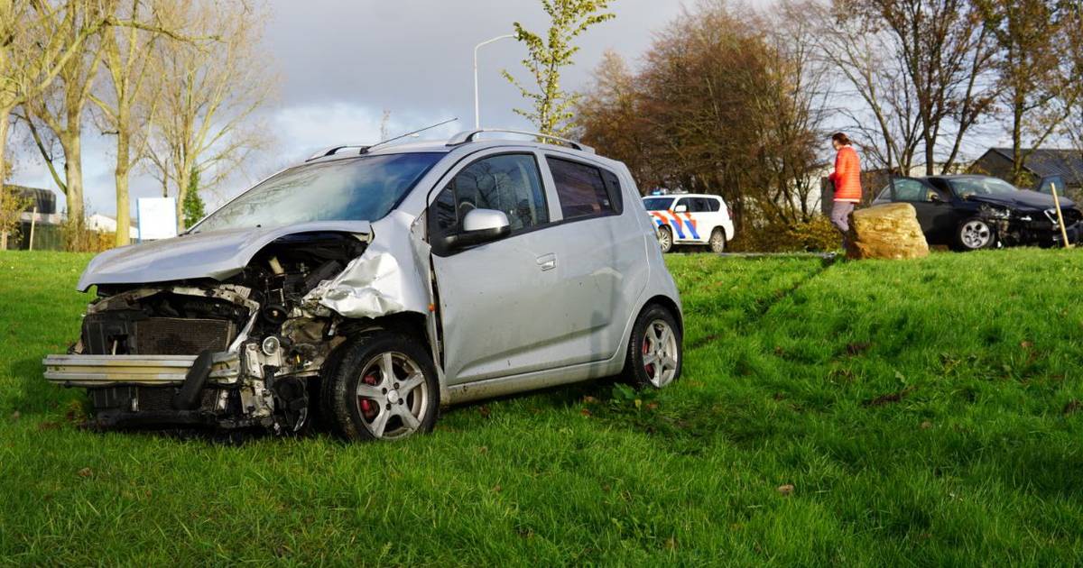 Persoon naar ziekenhuis na botsing Zeewolde.