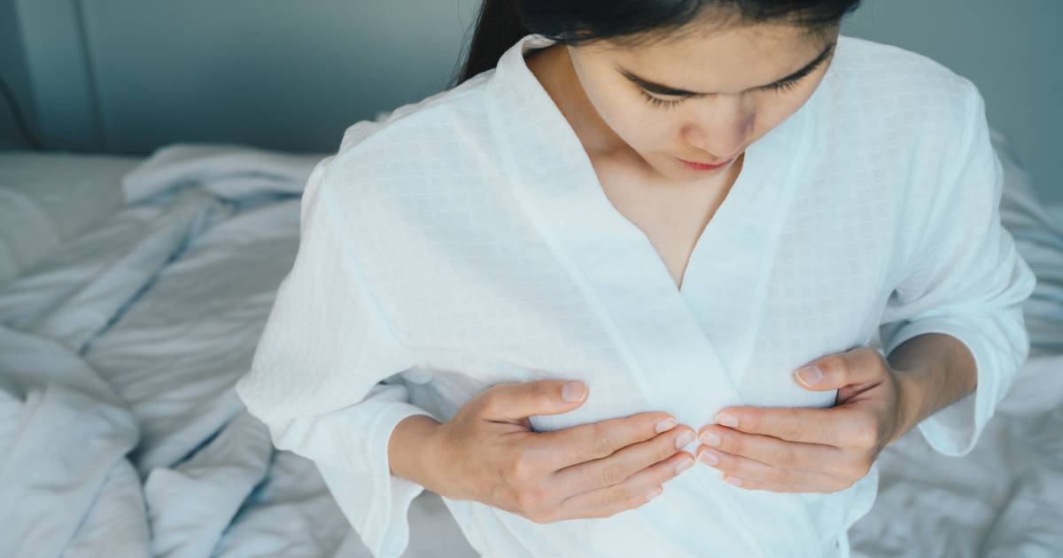 How do you check your breasts for lumps? 'Best time to feel is in the