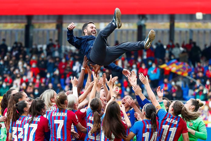 Jonatan Giráldez is de gevierde coach bij Barça.