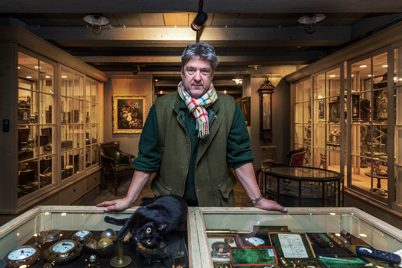 Slot Zuylen krijgt eeuwenoude plaquette terug Foto AD.nl