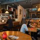 Nieuw proeflokaal De Prael faciliteert een werkplek voor mensen met een afstand tot de arbeidsmarkt