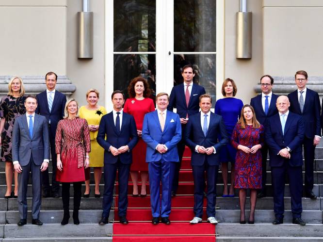 Langste formatie ooit achter de rug: nieuwe Nederlandse regering door Willem-Alexander beëdigd