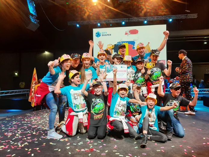 Leerlingen van de Telgenborch vieren feest. Zij sleepten prijzen in de wacht bij de BeNeLuxfinale van de FIRST LEGO League.