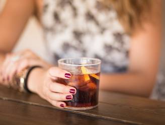 "Twee bruiswaters alstublieft": hoe minderen met alcohol steeds hipper zal worden
