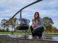 Charlotte Vochten (17) mag zich voortaan erkend helikopterpiloot noemen.