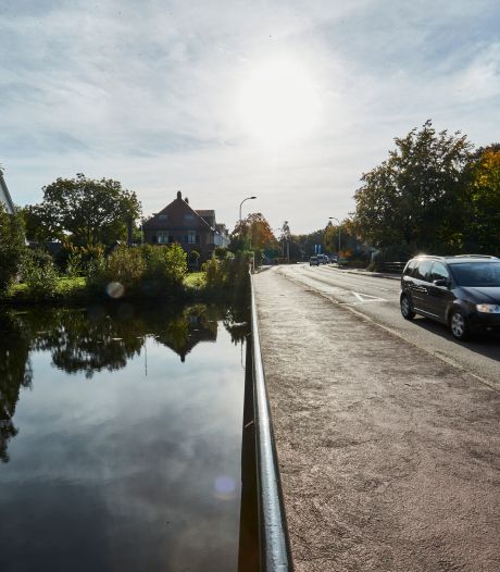 Vier bruggen in Lochem tonen zichtbare schade, extra onderzoek nodig: ‘Wel veilig om overheen te rijden’