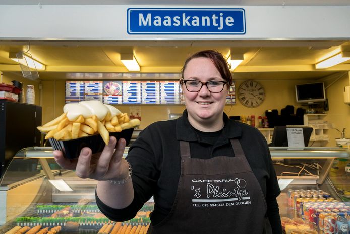 Eigenaresse Melissa van Hintum toen haar snackbar nog op volle toeren draaide